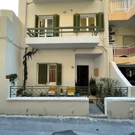 Penthouse Wt Private Patio 1st Floor 3 65sqm Apartment *