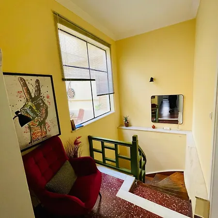 Penthouse Wt Private Patio 1st Floor 3 65sqm